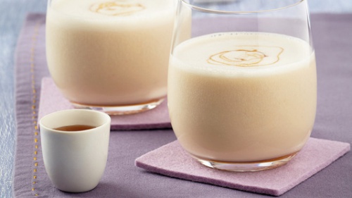 smoothie-à-l'avoine-et-banane-et-miel-recette-500x281