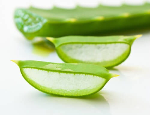 des remèdes naturels pour atténuer les vergetures, l'aloe vera