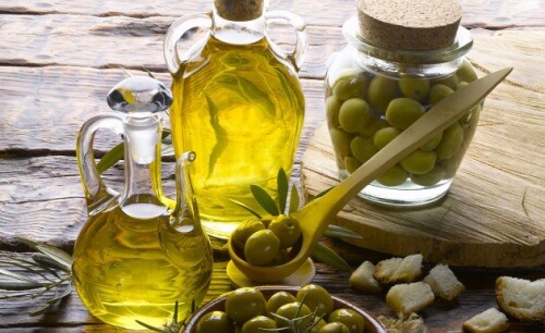 l'huile d'olive pour empêcher l'oxydation de l'avocat
