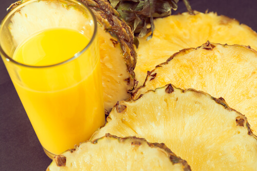 L'ananas est le meilleur fruit qui existe pour désenflammer les mains.