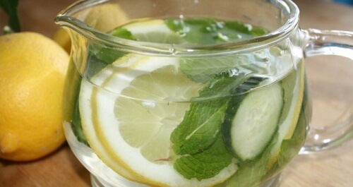 eau citronnée pour le régime