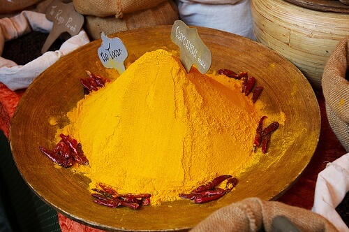 Une boisson saine au curcuma