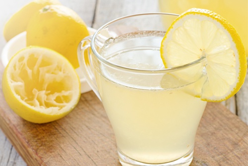 Limonade pour le nettoyage au citron.