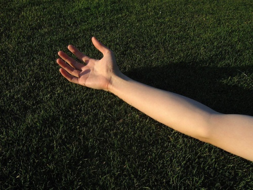 L'argile pour éliminer les toxines et lutter contre la flaccidité des bras.