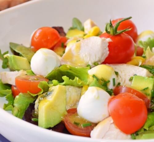 Un salade délicieuse pour dégonfler l’abdomen et purifier l’organisme