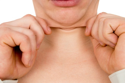 7 exercices pour réduire le double menton