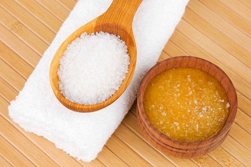 L'exfoliation des petits boutons.