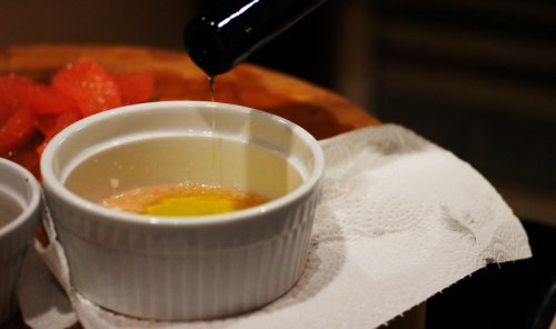 Le nettoyage du foie et de la vésicule biliaire avec de l'huile d'olive et du pamplemousse