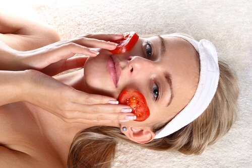 Tomate-soigne-l'acne-500x334