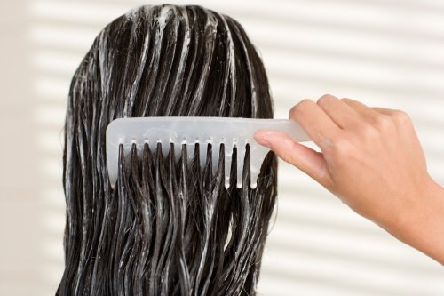 Comment prendre soin de vos cheveux avant d’aller vous coucher Comment prendre soin de vos cheveux avant d’aller vous coucher