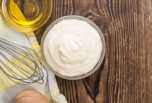 produits à ne pas appliquer sur la peau du visage : mayonnaise