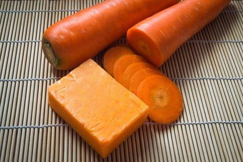 toniques faciaux maison à la carotte