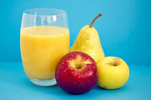 Smoothie avec de la pomme et poire