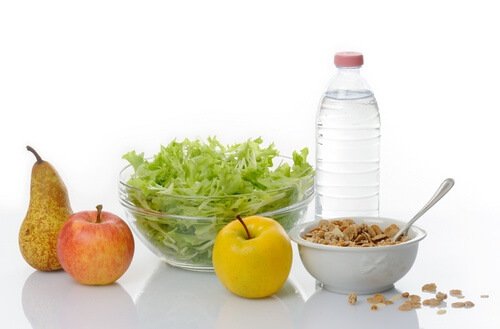 Une bonne alimentation aide à brûler la graisse abdominale rapidement