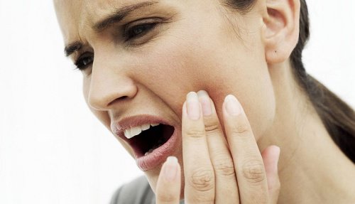 10 remèdes naturels pour soulager un mal de dents