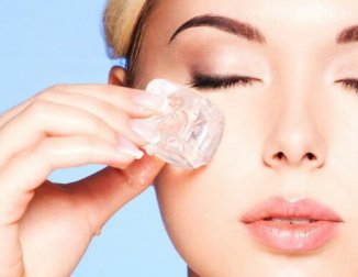 Traitement aux glaçons pour une peau plus fraîche et sans imperfections