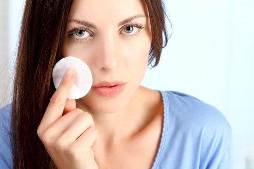Préparer un tonique naturel pour afficher une peau de rêve