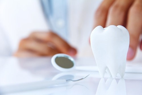 6 symptômes dans la bouche qui peuvent révéler un problème : perte de dents