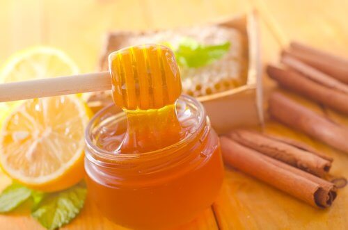 Les bienfaits incroyables du miel et de la cannelle, que vous ne connaissiez pas