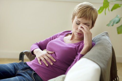 La colite ulcéreuse provoque des inflammations intestinales.