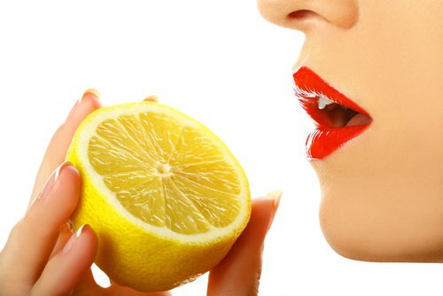 Le citron pour la beauté des lèvres