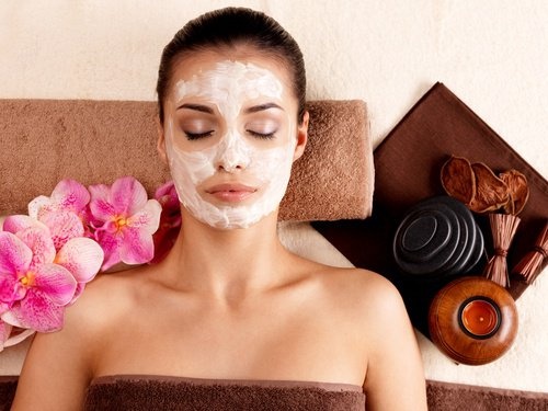Comment préparer un masque cicatrisant et antirides pour la peau de votre visage