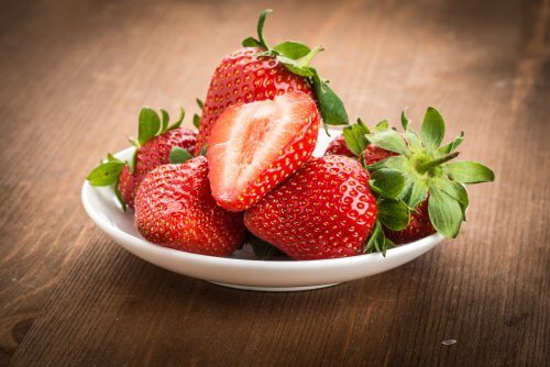 Masque-facial-aux-fraises-500x334