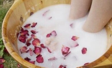 Le lait au sel pour des pieds doux et sans cors