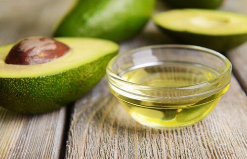 Traitement-a-l'avocat-et-a-la-vitamine-E-500x322