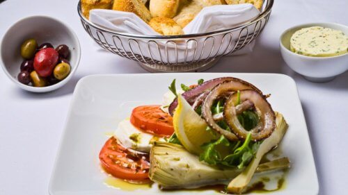 une salade pour consommer plus d'artichaut