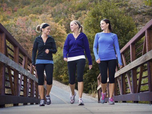 3 femmes qui courent