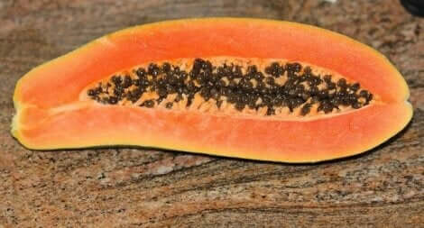 Une demie papaye; 