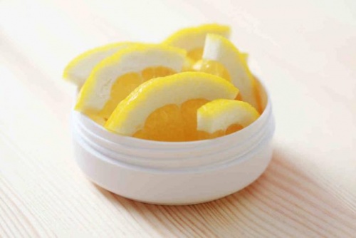 Bienfaits du citron pour les marques d'acné