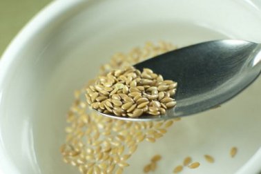 L'eau de graines de lin contre la cellulite et pour une belle peau