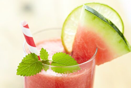 Smoothie-detox-pasteque-500x334
