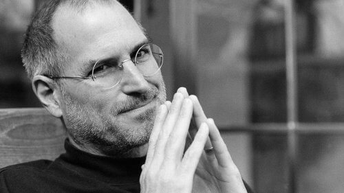 Steve Jobs souriant