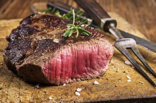 Eviter la viande quand on souffre de douleurs articulaires.