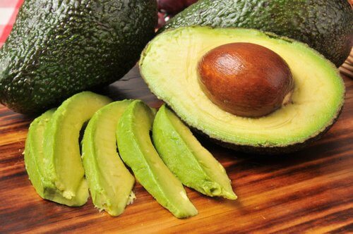 L'avocat dans le remède à la carotte.