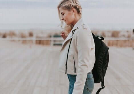 Femme qui marche 