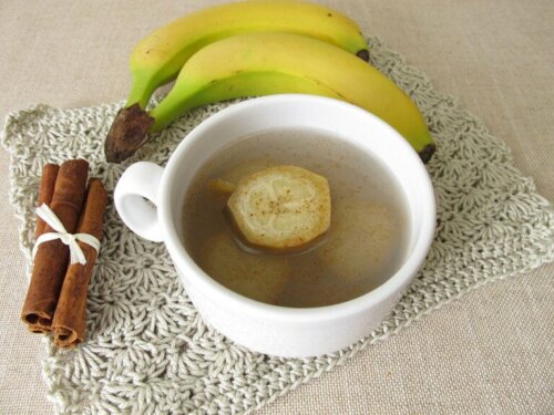 Une infusion à la banane et à la cannelle pour bien dormir