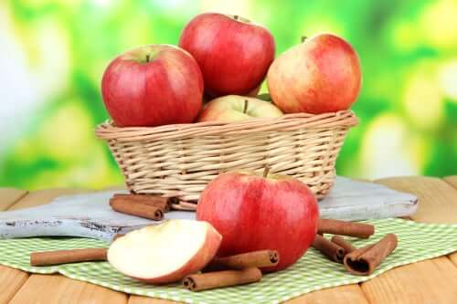 Pomme et cannelle