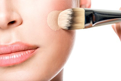 Fond-de-teint-cremeux-500x334