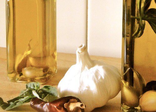 L'ail aide à faire cicatriser les plaies.