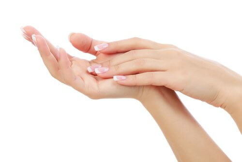 Soins des mains.