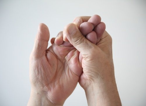 Engourdissement dans les mains.