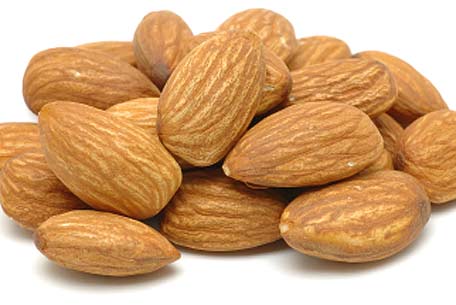 amandes pour stopper le hoquet