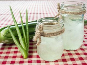 Remède matinal à base d'aloe vera et de miel pour traiter les varices