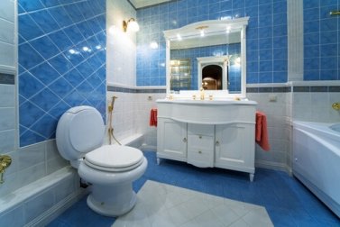 13 idées intéressantes pour décorer une petite salle de bain