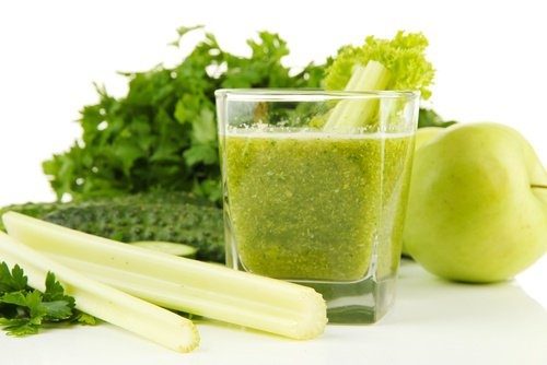 Du jus de céleri et pomme verte pour détoxifier vos reins