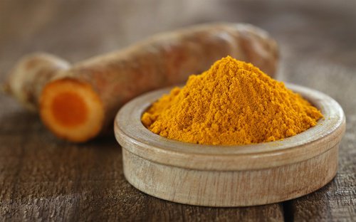 Curcuma dans l'épilation orientale
